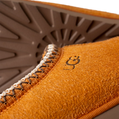 Chausson en daim doux Tasman UGG Tasman Shaggy de couleur Abricot foncé